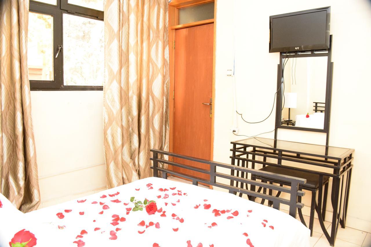 The Hive Guest House Αντίς Αμπέμπα Εξωτερικό φωτογραφία