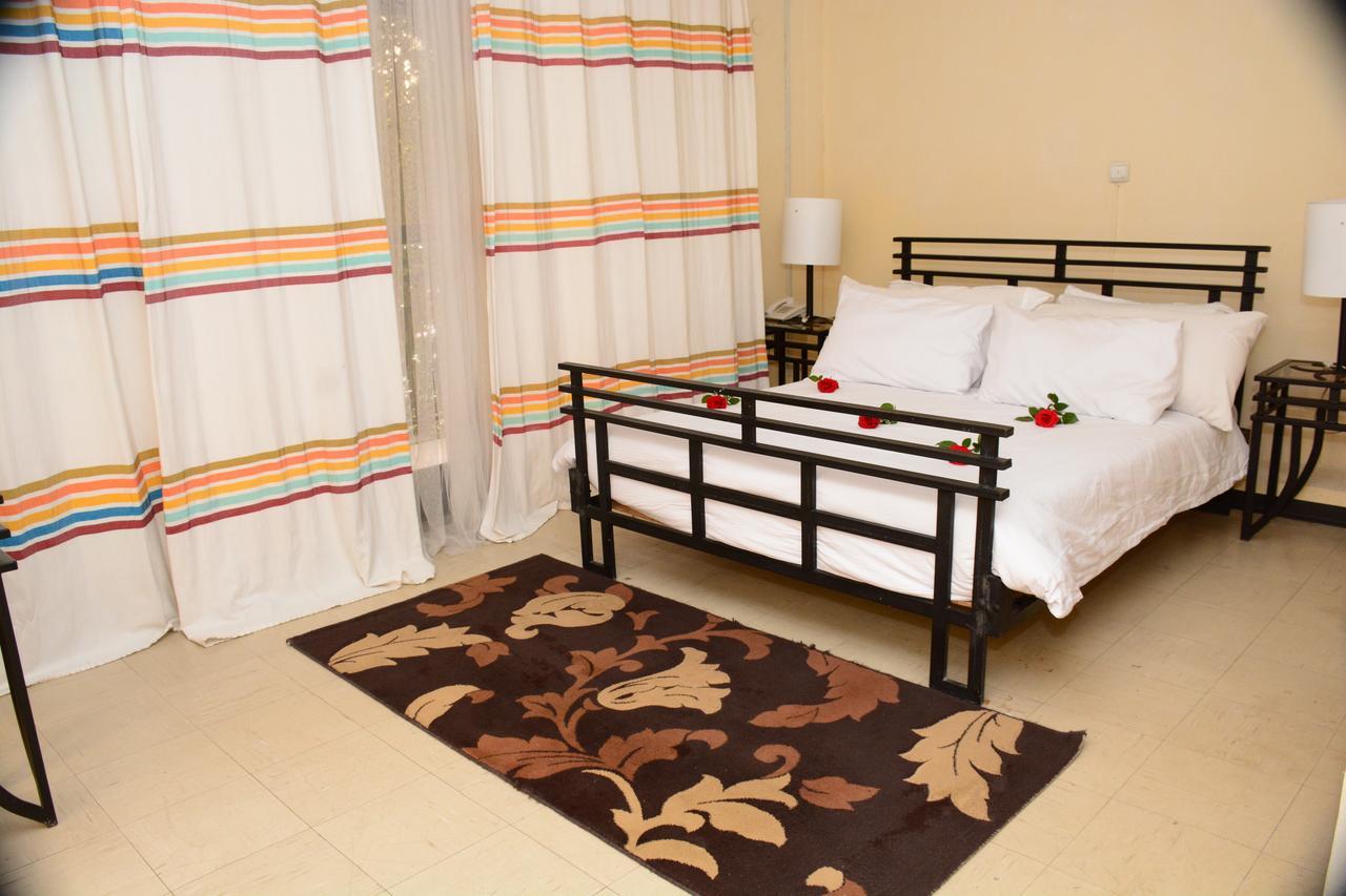 The Hive Guest House Αντίς Αμπέμπα Εξωτερικό φωτογραφία